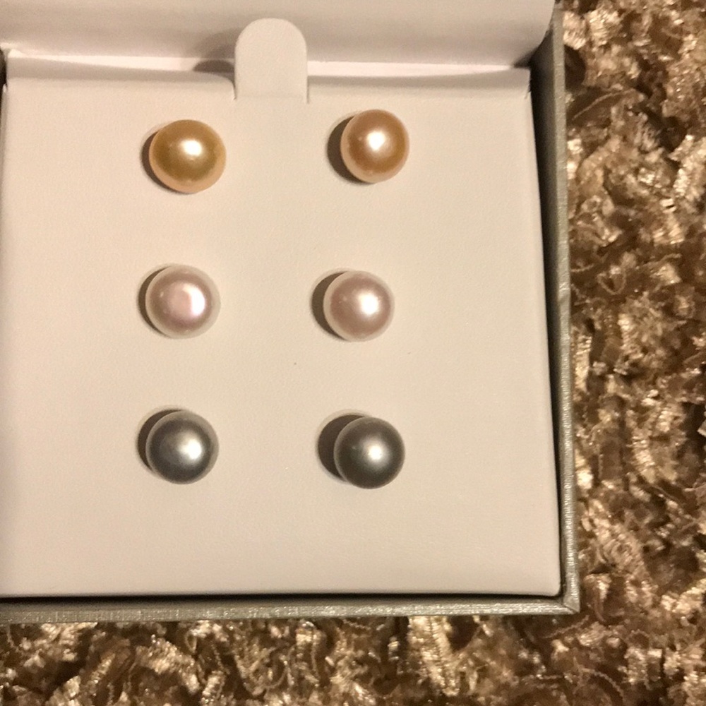 Earrings - Picture 2 of 3